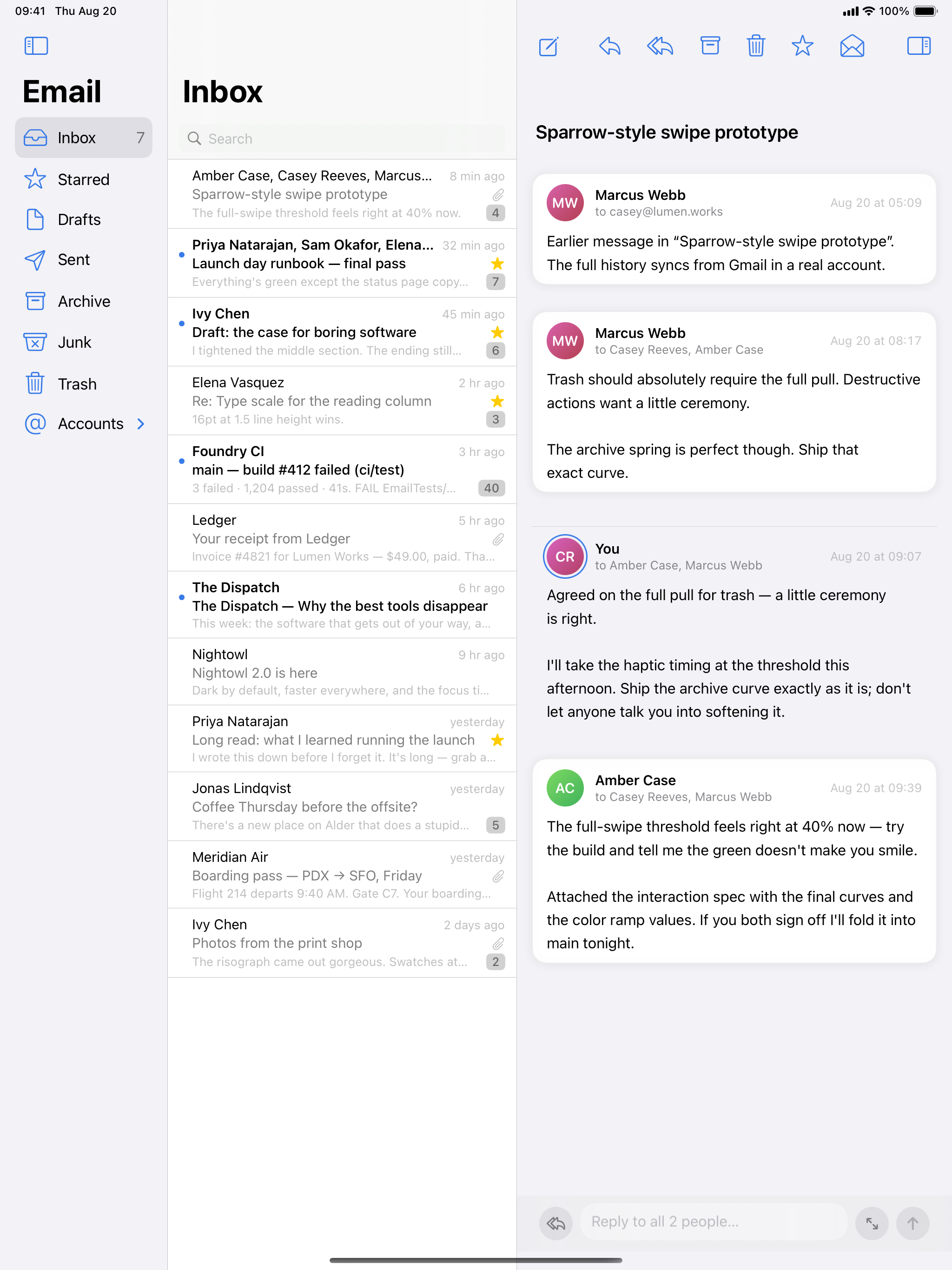 A conversation with the inline reply bar on iPad